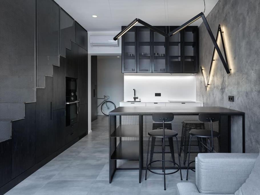 Rooftop Penthouse With Terrace, Prime Location プラハ エクステリア 写真