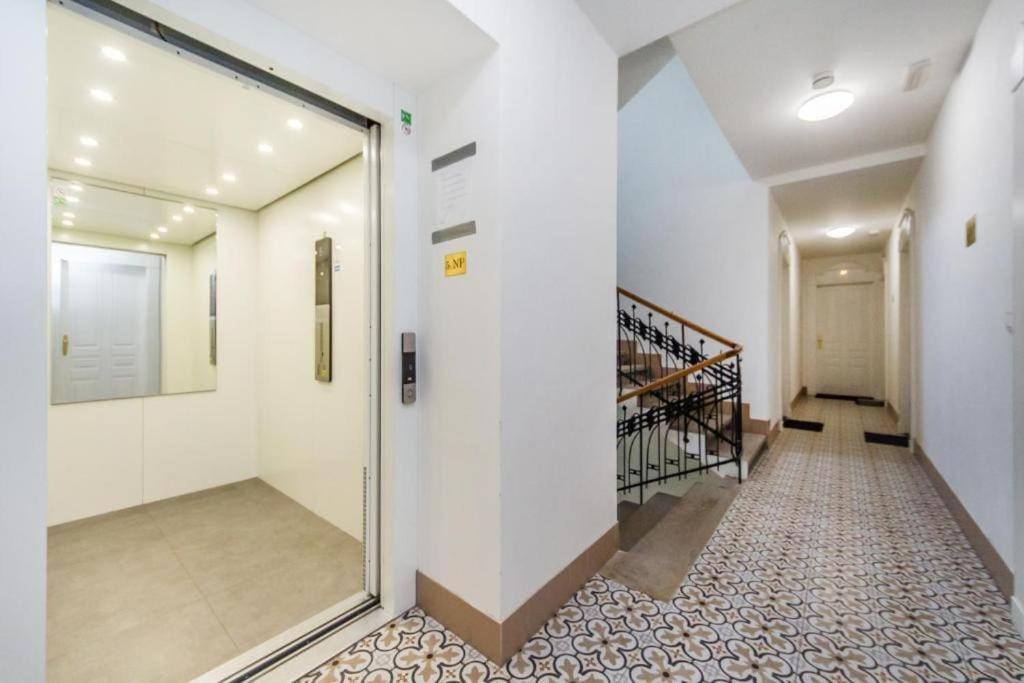 Rooftop Penthouse With Terrace, Prime Location プラハ エクステリア 写真