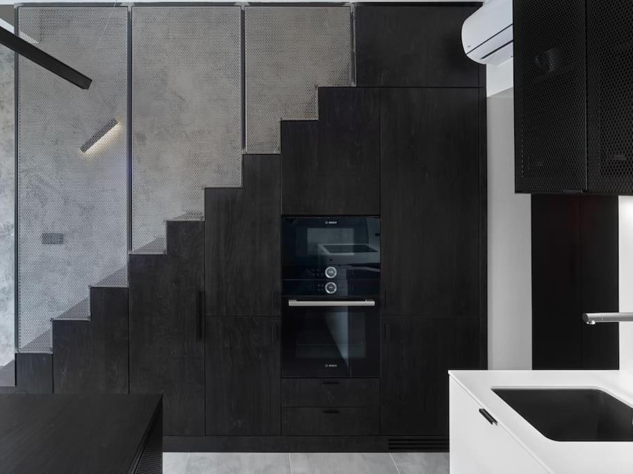 Rooftop Penthouse With Terrace, Prime Location プラハ エクステリア 写真
